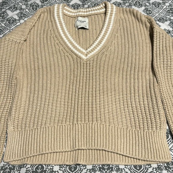 NWOT Abercrombie & Fitch NWOT Sweater Size XS, Color Light Brown - Picture 3 of 7